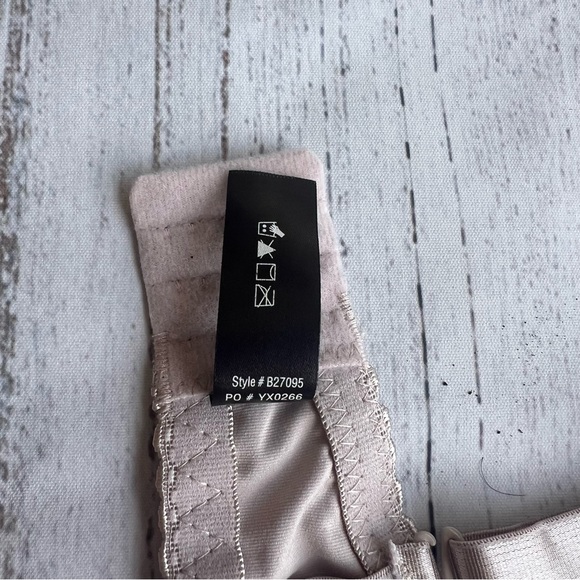 Rene Rofe Smart & Sexy Elegant Lace Underwire Push-up Bra - Cream - Picture 6 of 11